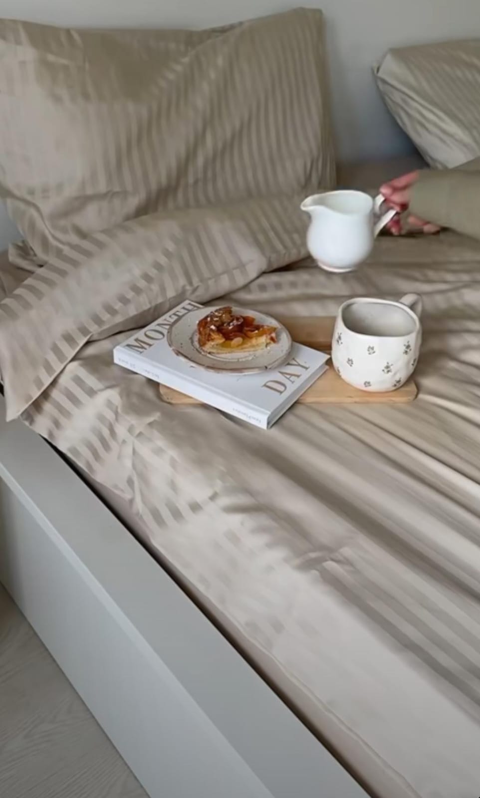 Cotton Satin Bedsheets B&B (CS-23)