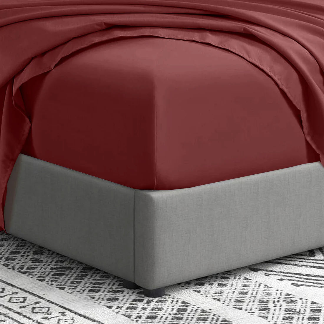 Fitted Bed Sheet – KING Bed – Free Pillow – MAROON