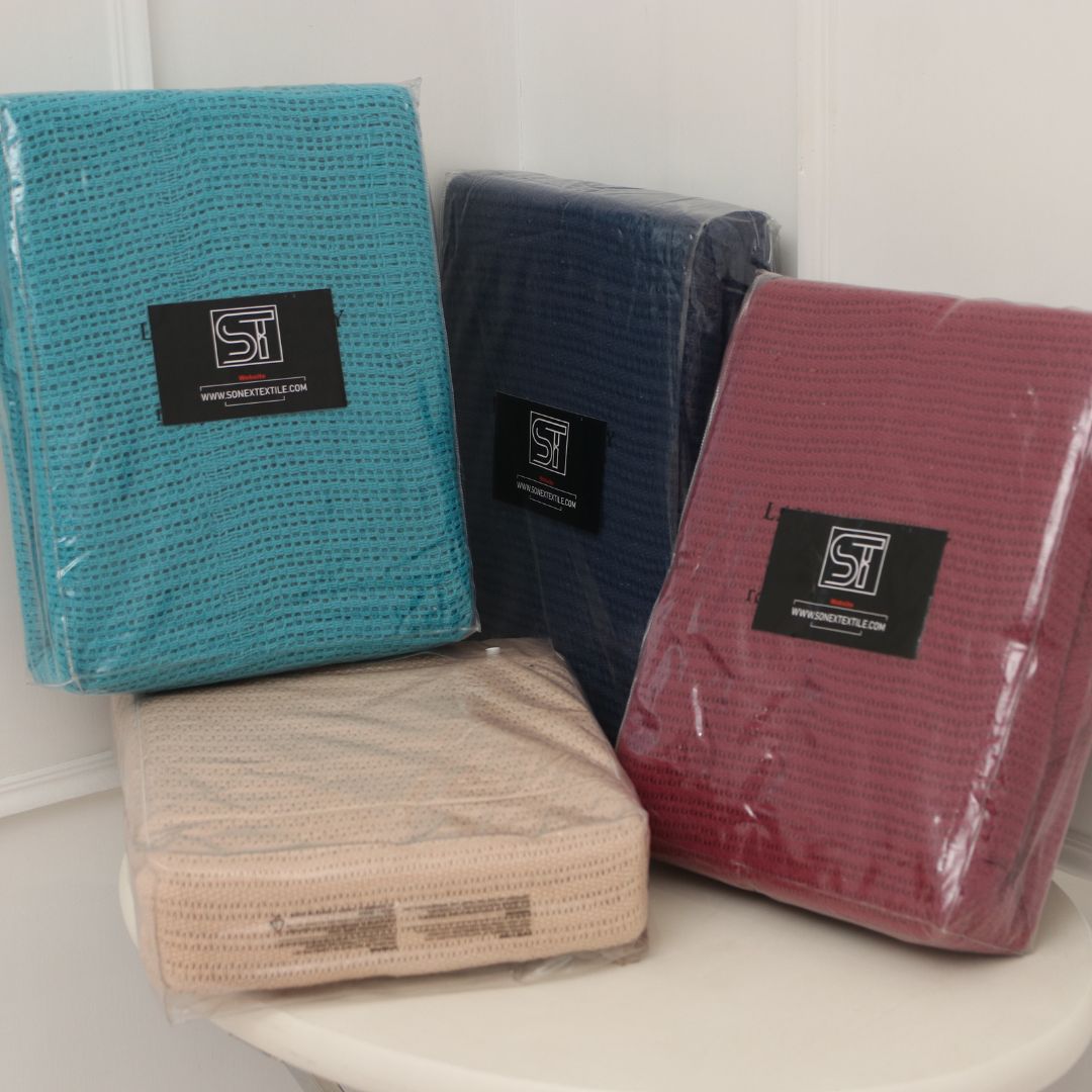 Cotton Woven Throw Blanket (Red)